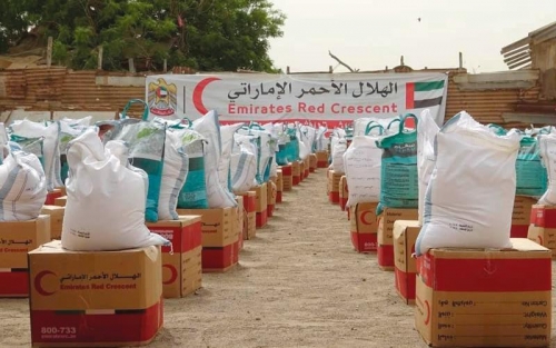 الهلال الأحمر يواصل تسيير قوافله الإغاثية الى أهالي غيل باوزير في حضرموت