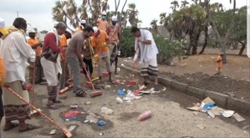 الهلال الإماراتي يدشن حملة نظافة ضمن إجراءات مواجهة كورونا في المخا