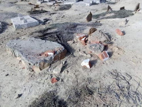 وسط غياب السلطة: عناصر الفكر السلفي الوهابي يعبثون بقبور المسلمين في حضرموت 