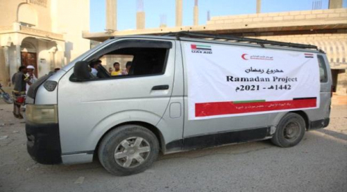 الهلال الإماراتي يدشن حملة لإفطار أكثر من 40 ألف صائم بحضرموت وشبوة