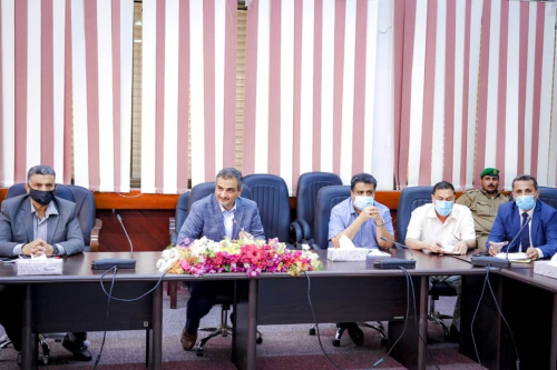 برئاسة لملس.. تنفيذي عدن يقرر تشكيل مجلس اقتصادي ويطالب بإعادة فتح فرع البنك المركزي 