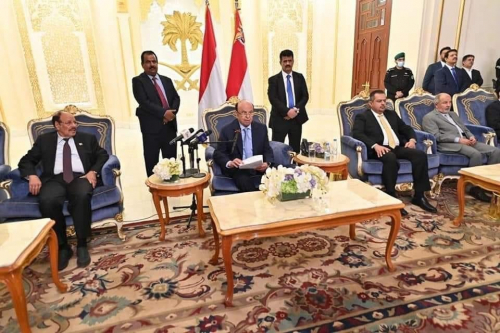 سياسيون: "العشاء الأخير" يجمع قيادات الشرعية بالرياض 