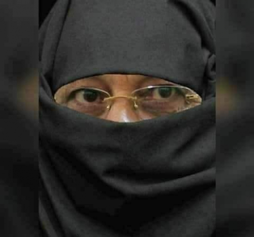 طرد في ساعة الفجر.. خطايا أزاحت محسن الأحمر من منصبه