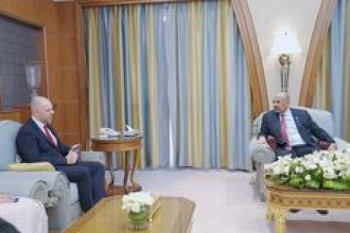 الرئيس عيدروس الزُبيدي يستقبل السفير البريطاني