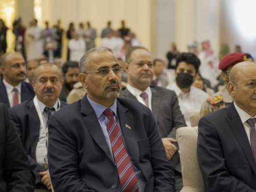 مشاركة الانتقالي في مجلس القيادة الرئاسي.. مسمار أخير في نعش الوحدة المشؤومة