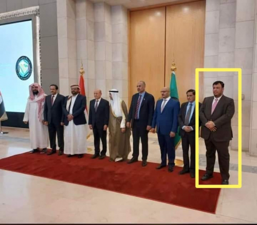 الرئيس الزبيدي يؤدي يمين دستورية ويحذف عبارة الحفاظ على "الوحدة اليمنية"