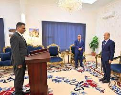 وزير الدولة لملس يؤدي اليمين الدستورية امام رئيس المجلس الرئاسي