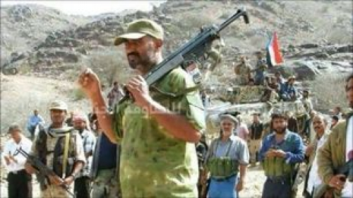 قيادي انتقالي: "القيادي الرئاسي" كلف الزبيدي بالملف الأمني والعسكري