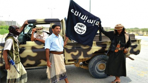 القاعدة تكثف نشاطها الإرهابي في أبين بعد إقالة الأحمر وتقليص نفوذ الإخوان