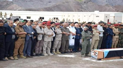 قيادات الانتقالي تتقدم مشيّعي جثمان فقيد الوطن الكبير اللواء صالح السيد