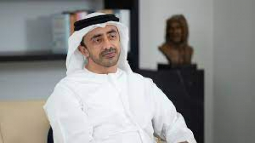 عبدالله بن زايد يرحب بإعادة العلاقات الدبلوماسية بين البحرين وقطر