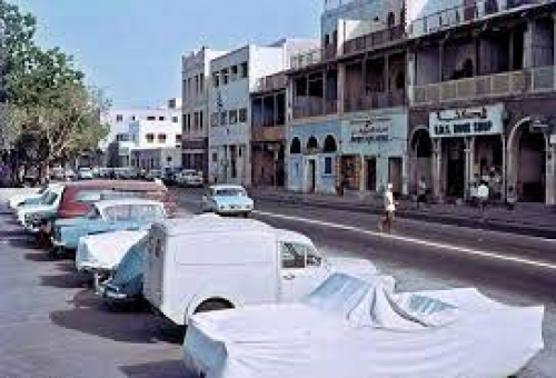الموظف في عدن زمن الحرب أيام بريطانيا