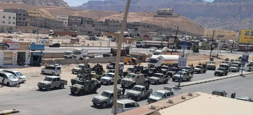 شهيد وجرحى في مداهمة أمنية لمطلوبين في مدينة عتق 