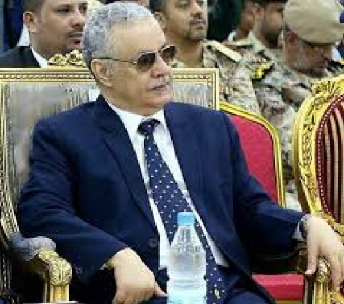 مستشار رئيس مجلس القيادة الشيخ المفلحي يعزي في وفاة المناضل اللواء محمد المسلمي