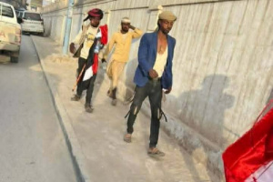  حضارم بالإيجار.. من حشد إلى مسرحية مكشوفة.. &ldquo;حضارم تهامة&rdquo; عنوان ساخر يكشف زيف المشهد