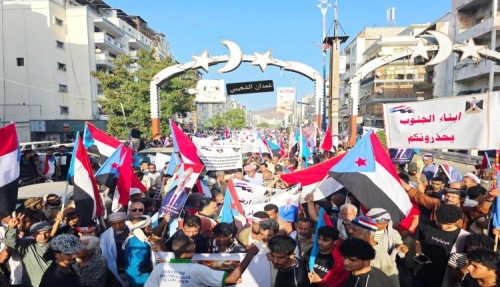 الجنوب ينتفض تضامناً مع المكلا.. صوت الجماهير يندد بالقمع ويتوحد في وجه الانتهاكات