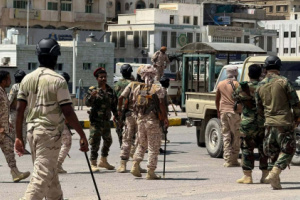 كيف مرّ &ldquo;المندسون&rdquo; من حواجز المكلا المغلقة؟