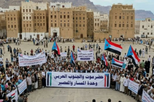 حضرموت تفرض كلمتها.. ضغط الشارع يعيد فتح مقرات الانتقالي ويكسر قيود الاعتقال