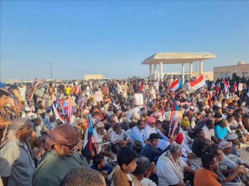 استجابة لدعوة الانتقالي.. مسيرة حاشدة في المهرة تضامنًا مع أبناء حضرموت (بيان)