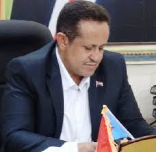 رفض تسييس القضاء يتصاعد.. تضامن واسع مع وضاح الحالمي وتحذيرات من انحراف مسار العدالة