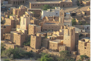 مديرية دهر خارج حسابات سلطة شبوة.. لا يوجد فيها عمود كهرباء ولا متر مربع اسفلت 