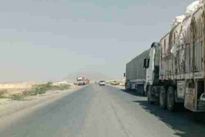 قبائل المهرة تتوعد بقطع شريان تجارة الحضارم رداً على حجز ناقلات نفط المحافظة