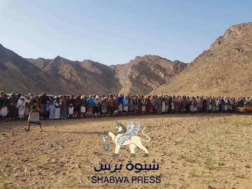 شبوة.. تشيع  جثمان الشهيد طلال عريق في موكب جنائزي حاشد في نصاب 