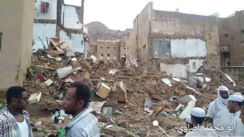 الانتقالي يقدم خمسة وعشرين مليون ريال وسلال غذاء للمتضررين من الفيضانات في حضرموت