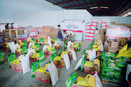 الهلال الأحمر الإماراتي يوزع اكثر من 1700 سلة غذائية خلال أسبوع على أهالي محافظتي حضرموت وشبوة