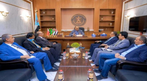 الرئيس القائد "عيدروس الزُبيدي" يلتقي بالوفد المفاوض الذي سيتوجه إلى العاصمة السعودية الرياض