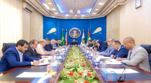 رئاسة الانتقالي تشدد على ضرورة قيام الحكومة باصلاحات اقتصادية عاجلة