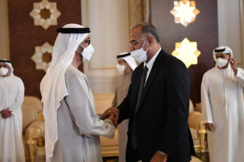 الرئيس الزبيدي يؤدي واجب العزاء بوفاة الشيخ خليفة والتهنئة للشيخ محمد بن زايد