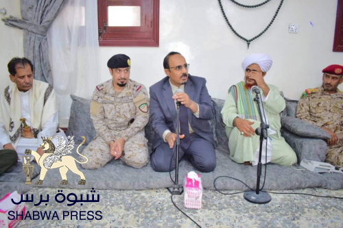 بن ماضي وضابط سعودي يزورون دار المصطفى بتريم