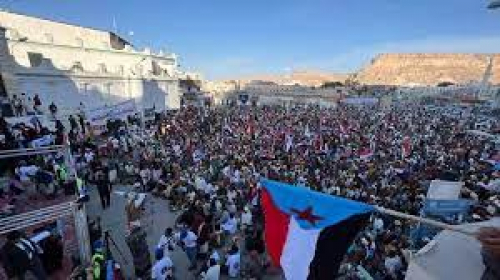 حضرموت ترفض العليمي: تجاهل الحقوق إهانة لأصحابها