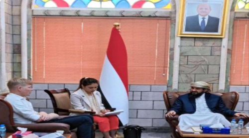 أبو زرعة يستقبل الموفد الأممي لبحث سبل السلام