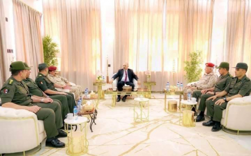 لقاء الرئيس الزُبيدي بوفد رفيع من الجيش المصري