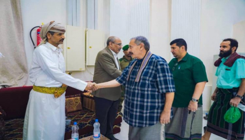 الكثيري يستقبل جموع المعزّين في وفاة المناضل الوطني الكبير محسن بن فريد