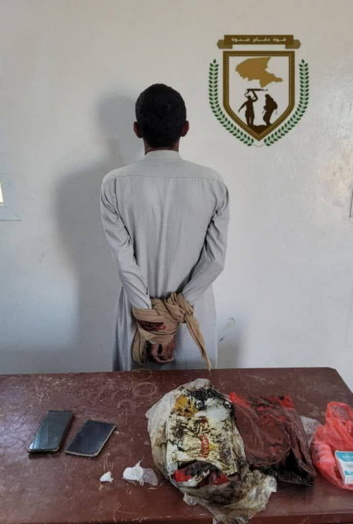 احباط محاولة تهريب 2 كيلو حشيش وكمية من الشبو في عتق