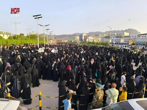 الدعوة إلى تعميم التظاهرات النسائية لكل مدن الجنوب