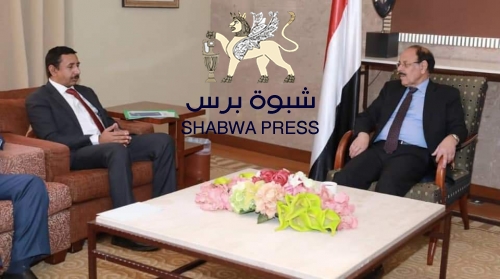 محافظ #شبوه الإصلاحي يوقع عقود نفطية في القاهرة لصالح "الأحمــر"  