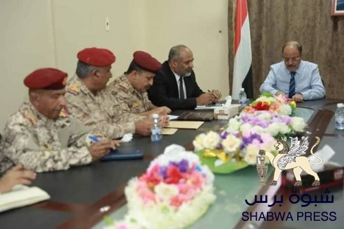 "الأحمــر" يستبق مظاهرات #عتـق بالإجتماع بأحذيته المسماة بـ "اللجنـة الأمنيـة"