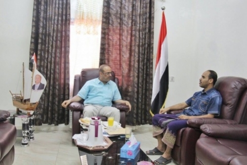 صحفي مقرب من الرئاسة اليمني يكشف حقيقة "العولقي" المرتزق رقم 1