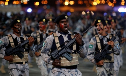 التقشف يضع السعودية أمام خيارات تعديل أولوياتها العسكرية