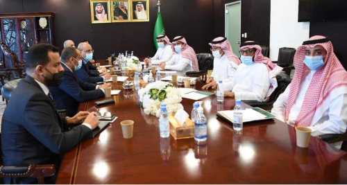 وفد الانتقالي التفاوضي يلتقي سفير السعودية لدى شرعية المهجر بالرياض