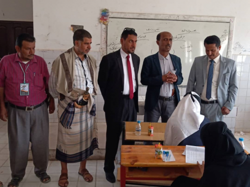 نائب وزير التربية الدكتور علي العباب يتفقد سير إختبارات الثانوية العامة بمحافظة شبوة