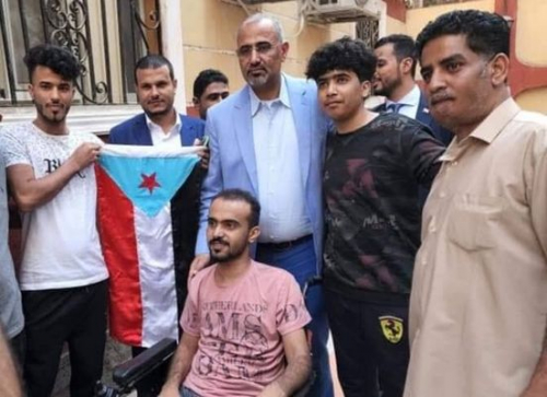 الرئيس الزُبيدي يزور جرحى القوات المسلحة الجنوبية في مشافي القاهرة 