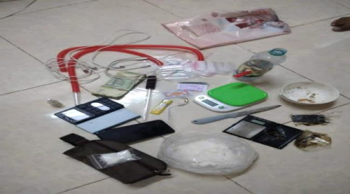 ضبط مروجا لمادة الشبو والحشيش بالمكلا