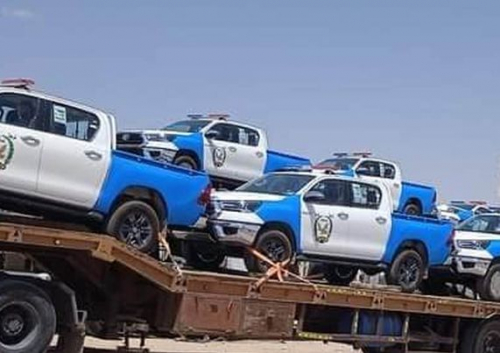 دولة الإمارات العربية المتحدة تدعم شرطة شبوة بسيارات جديدة