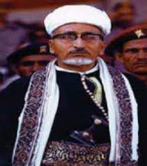 القاضي الإرياني ينصح أركان دولته بعدم الدخول في حرب مع مجانين عدن