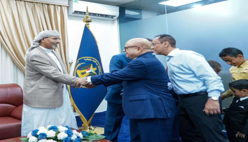 الرئيس الزُبيدي يستقبل جموع المهنئين بعيد الأضحى المبارك